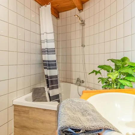 2 Bedroom Beautiful In