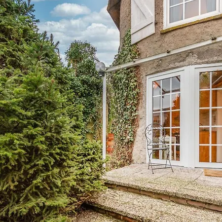 2 Bedroom Beautiful In בית נופש *