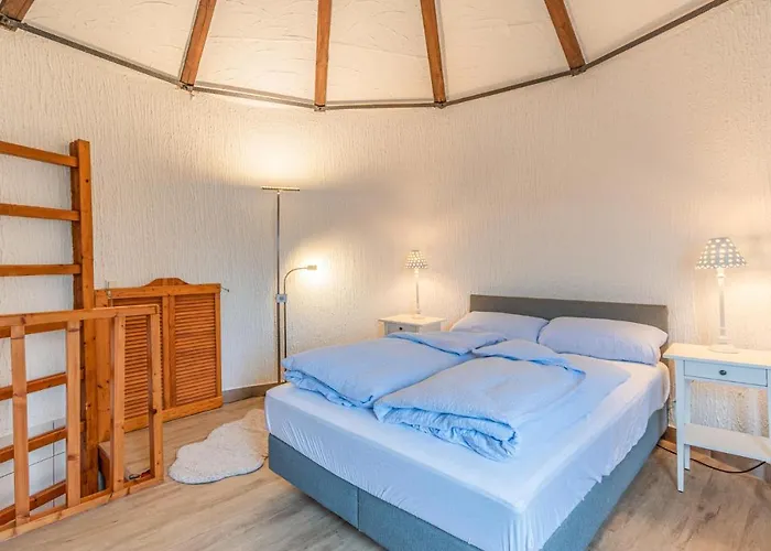 2 Bedroom Beautiful In Σπίτι διακοπών *