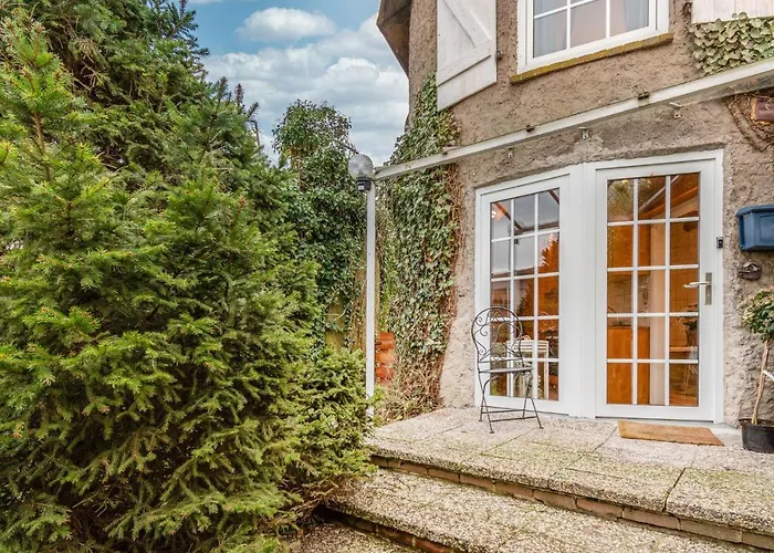 2 Bedroom Beautiful In Σπίτι διακοπών *